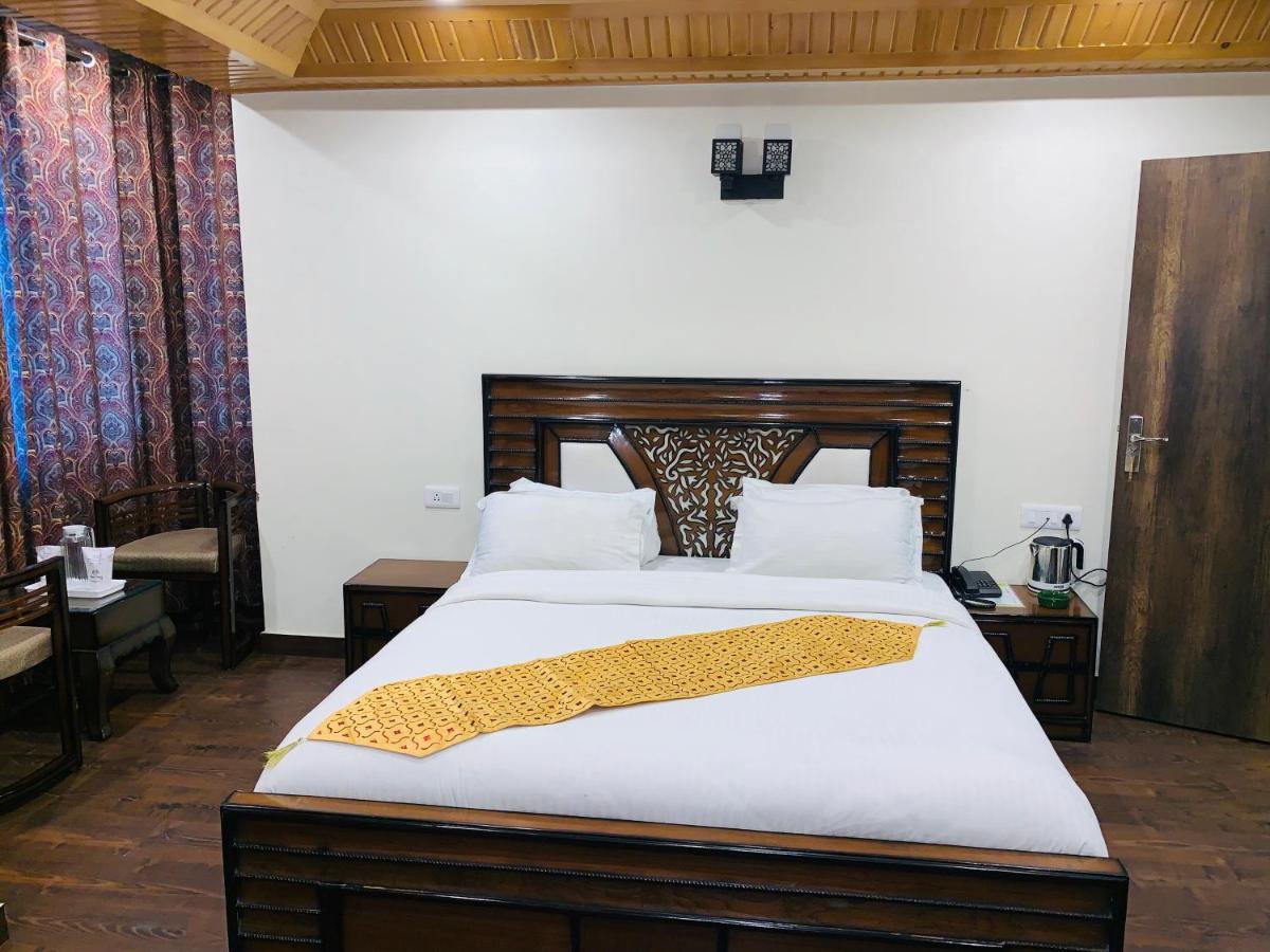 Dusk N Dawn Hotel Shimla Buitenkant foto